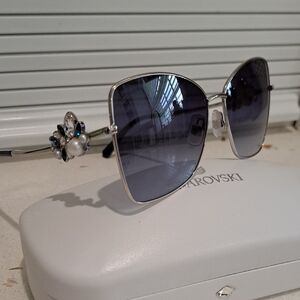 NWT Swarovski Silver-Tone Floral Crystal Sunglasses - Blue Gradient Lenses